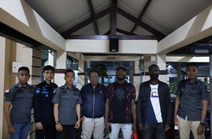 WNA Nigeria Dideportasi. (Dok. Kanwil Kemenkumham Jatim).