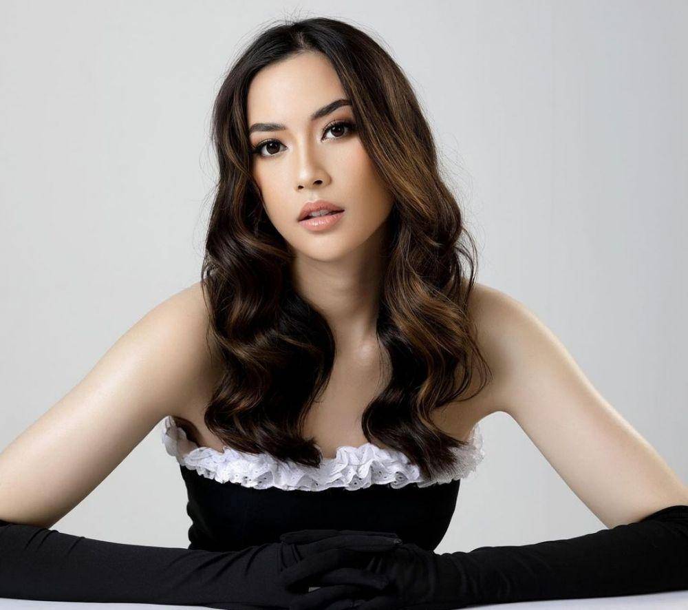 Elvira Devinamira (instagram.com/elviraelph)