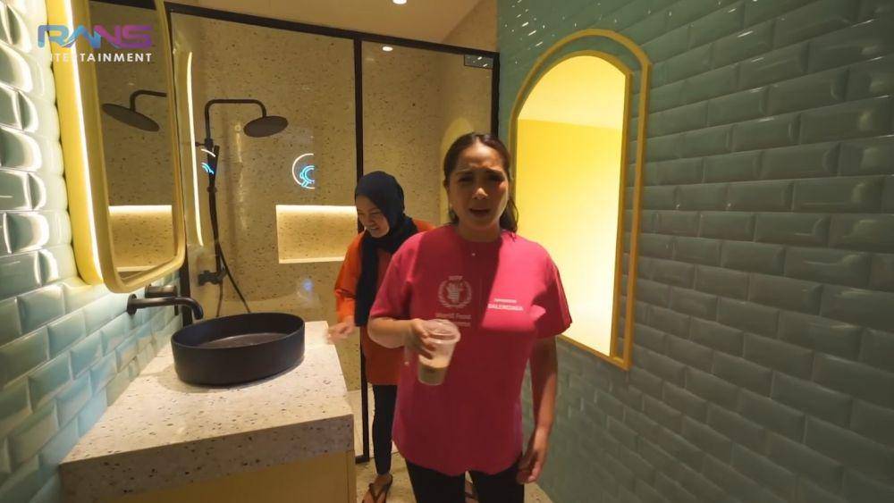 Nagita pantau pembangunan rumah (YouTube.com/Rans Entartainment)