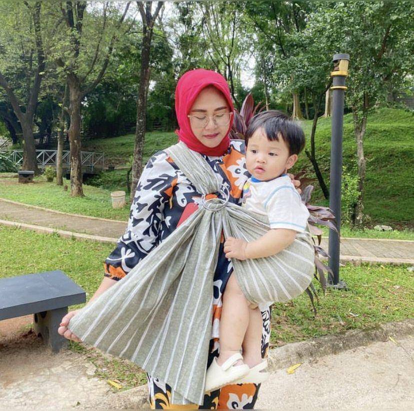potret Shelvie Hana dan sang anak (instagram.com/firdaushelvie91)