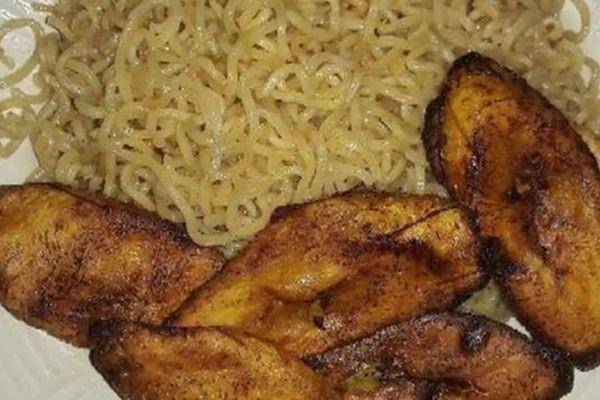 olahan nyeleneh pisang goreng (instagram.com/dietmulaibesok)