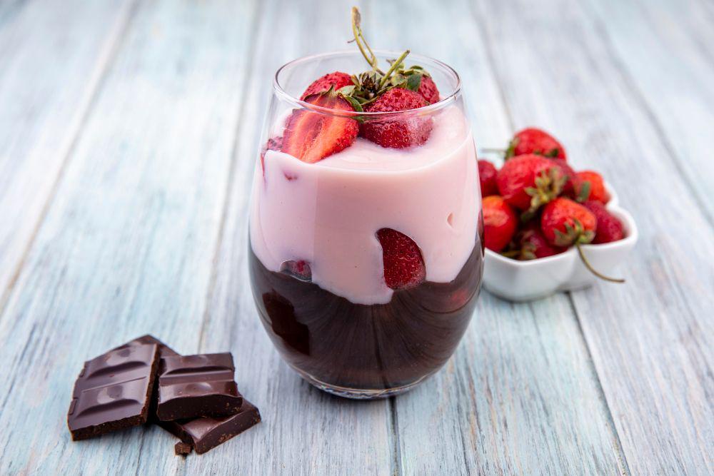 Resep Strawberry Milkshake Chocolate Panna Cotta, Nyegerin Banget!