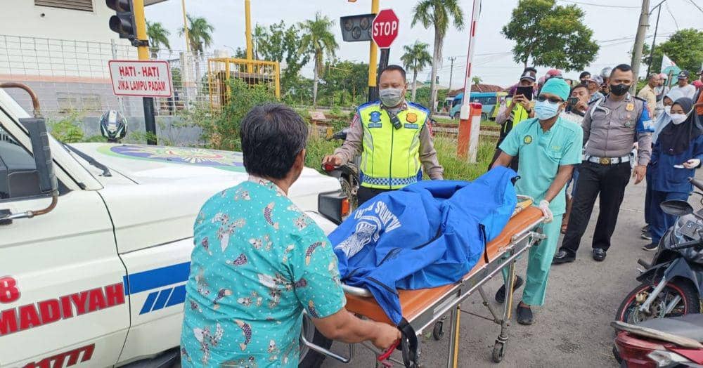 Pria Tanpa Indentitas di Lamongan Tewas Tersambar Kereta Api