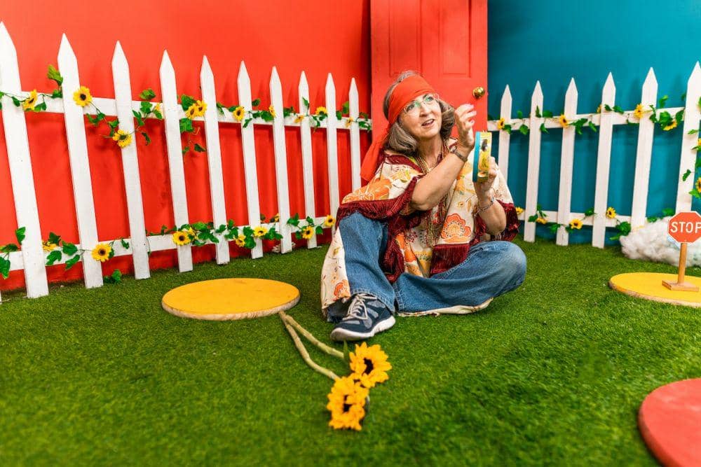 ilustrasi lansia di halaman (pexels.com/RODNAE Productions)