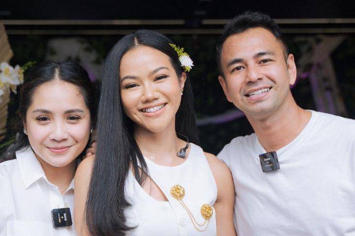 momen Yura Yunita surprise-in Nagita Slavina (instagram.com/raffinagita1717)