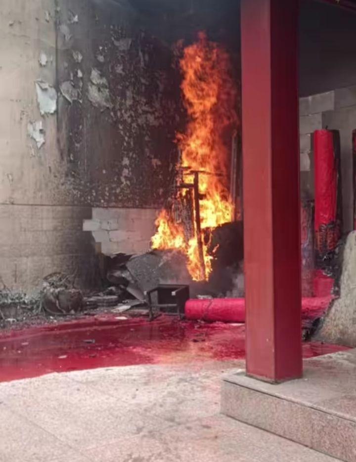 Kelenteng Tertua di Surabaya Kebakaran, karena Lilin