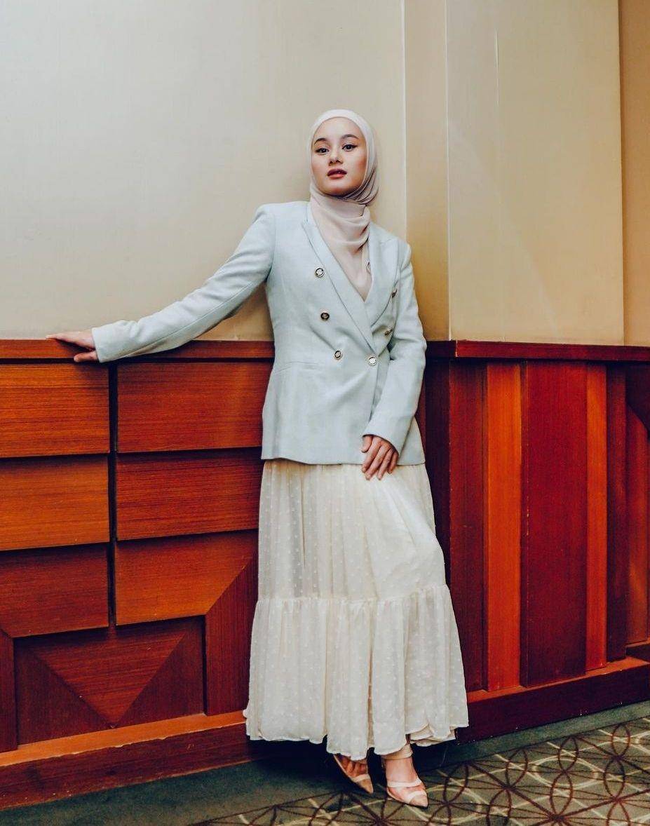 Dinda Hauw (instagram.com/dindahw)