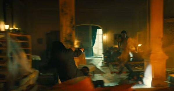 John melawan Tracker di dalam gedung ( Dok. Lionsgate / John Wick 4)