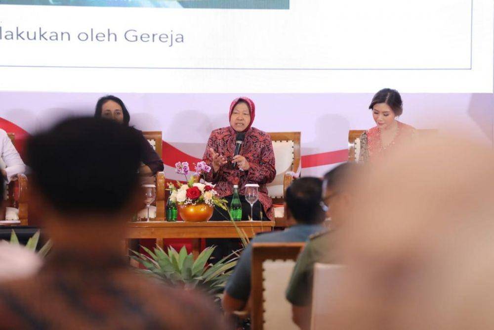 Menteri Sosial Tri Rismaharini menghadiri acara BKKBN (dok. Kemensos)