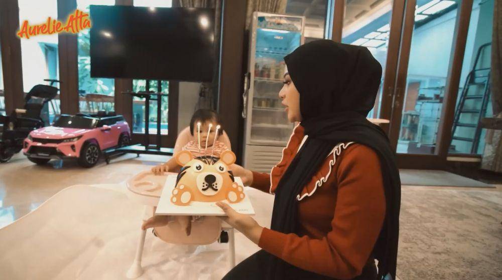 Ameena gladi ulang tahun (YouTube.com/Aurelie Atta)