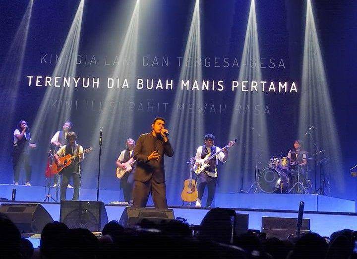 konser Tulus 'Tur Manusia 2023' di Surabaya (dok. pribadi/Dhania Ulfa)