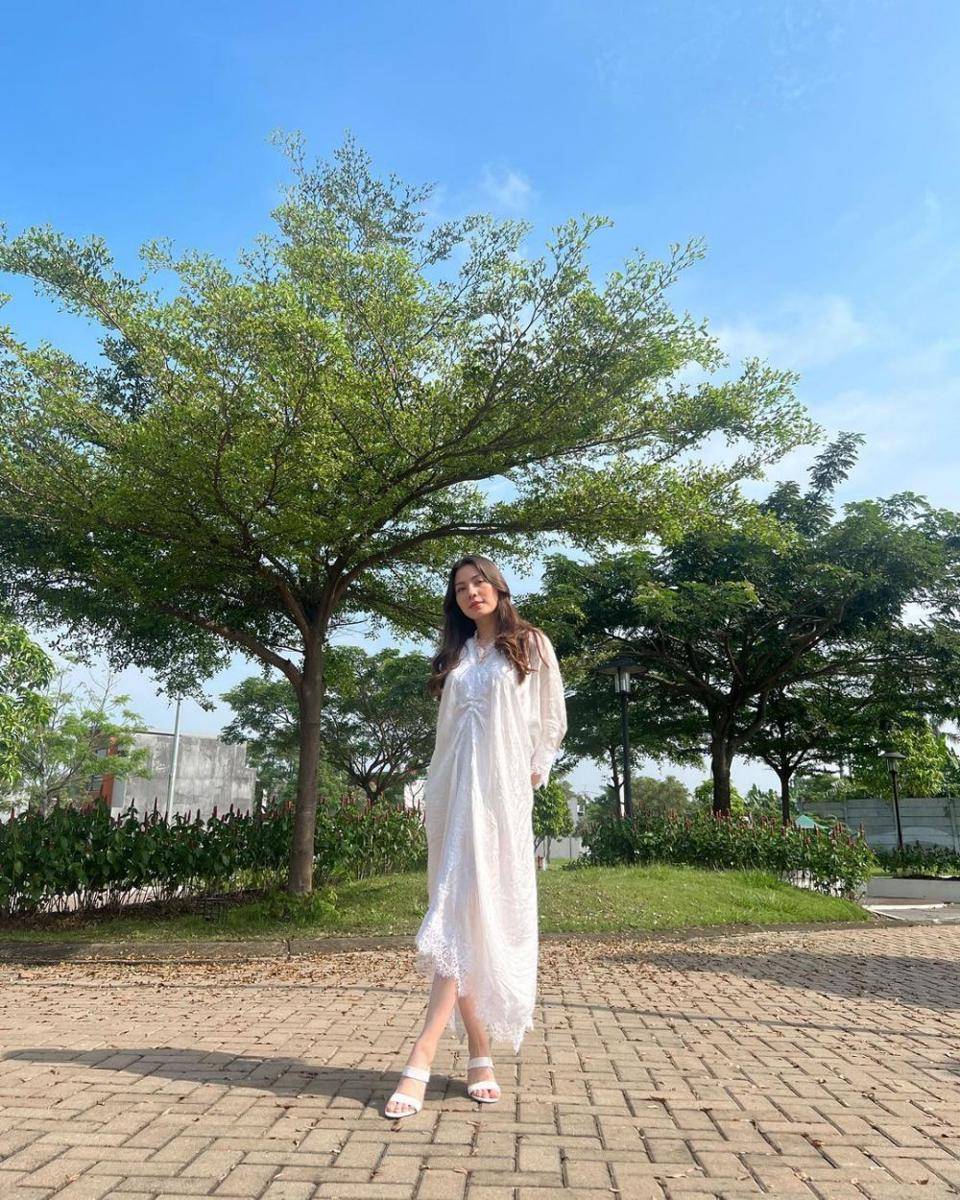 outfit dress ala Haviza Devi Anjani (instagram.com/havizadevianjani)