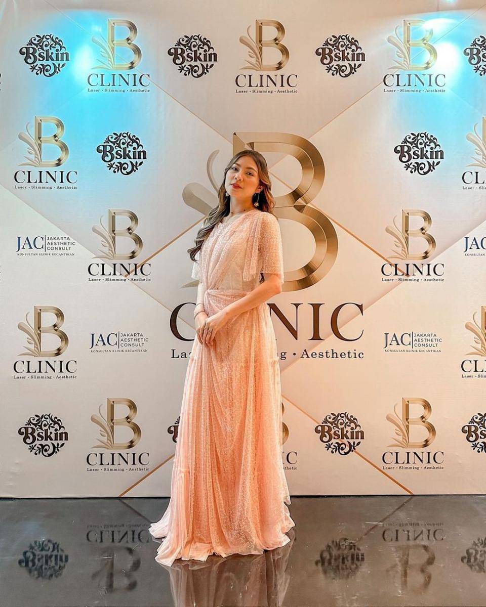 outfit dress ala Haviza Devi Anjani (instagram.com/havizadevianjani)