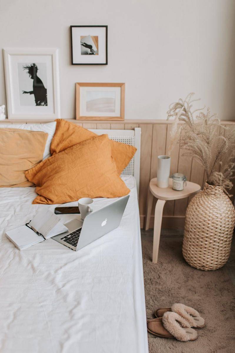 inspirasi wall panel minimalis (pexels.com/@vlada-karpovich)