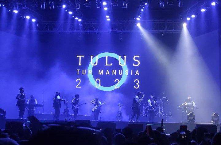 konser Tulus 'Tur Manusia 2023' di Surabaya (dok. pribadi/Dhania Ulfa)