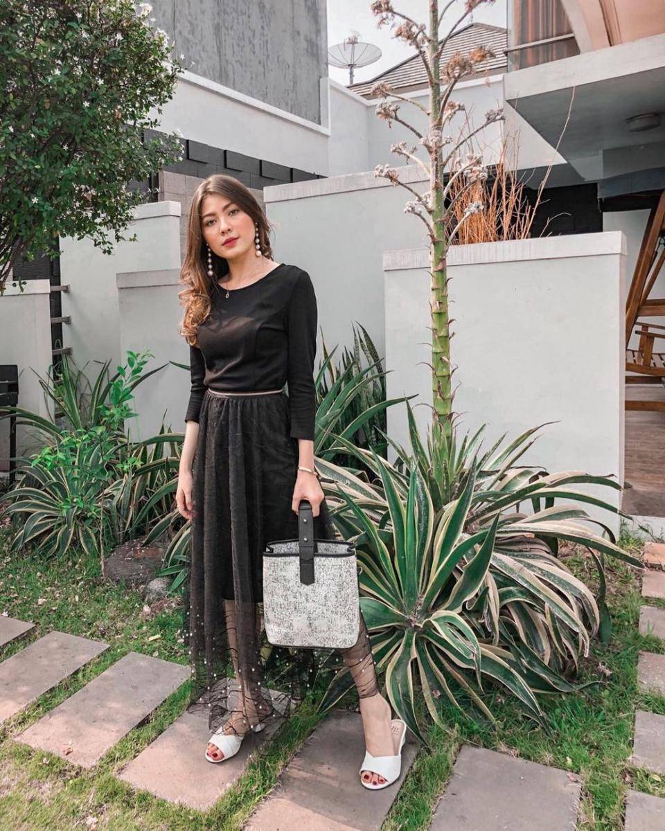 outfit dress ala Haviza Devi Anjani (instagram.com/havizadevianjani)