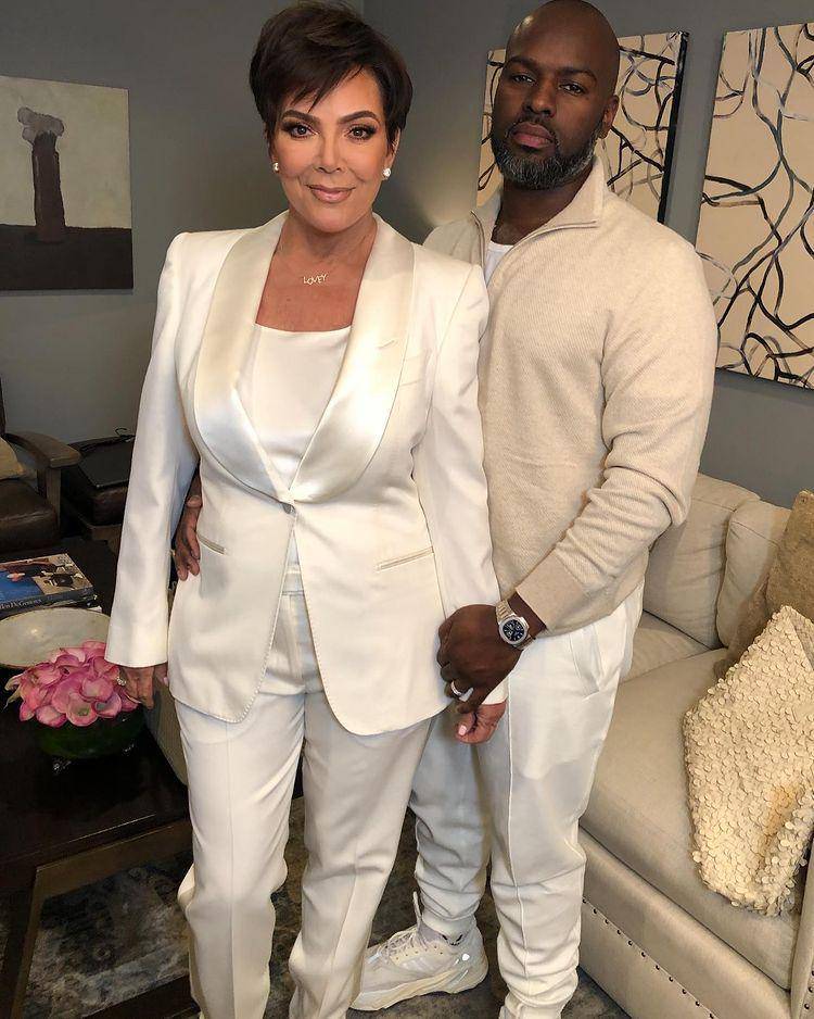 kompak dengan setelan jas putih (instagram.com/coreygamble)