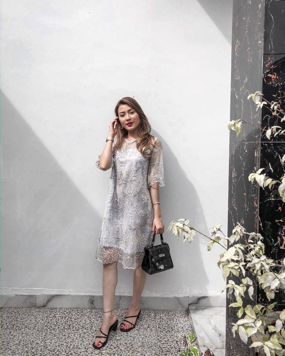 outfit dress ala Haviza Devi Anjani (instagram.com/havizadevianjani)