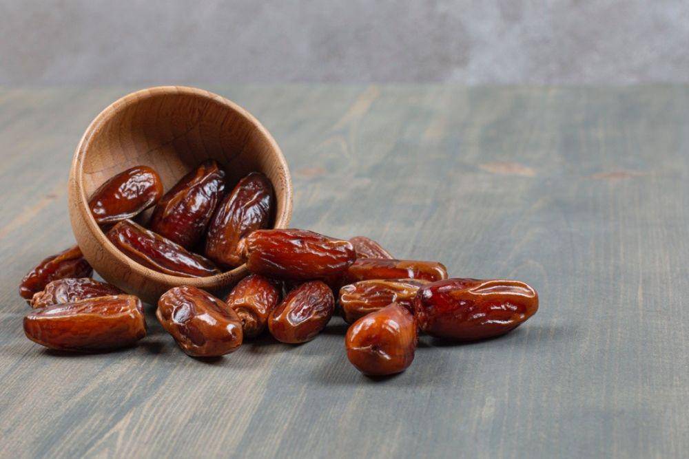 bahan pembuatan sheer kurma (freepik.com/@azerbaijan_stockers)