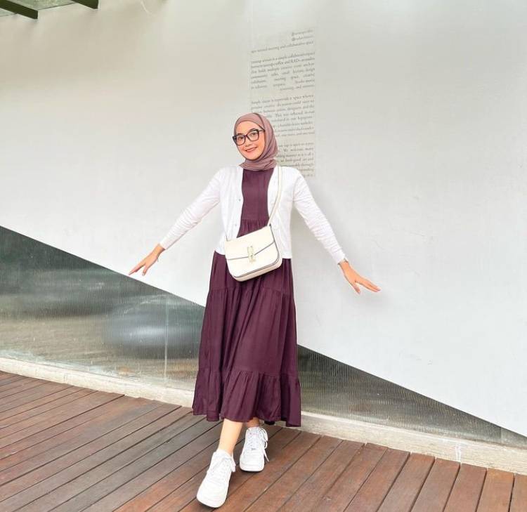 Inspirasi OOTD Knitwear Hijab (instagram.com/alamandaptrr)