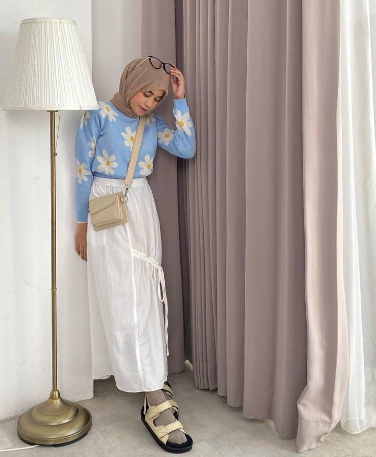 Inspirasi OOTD Knitwear Hijab (instagram.com/aishaibrahimmm)