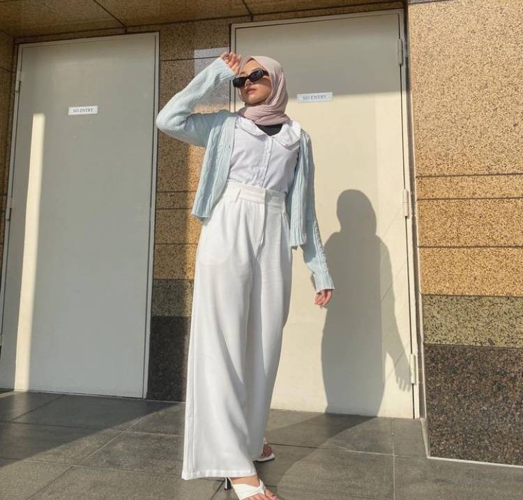 Inspirasi OOTD Knitwear Hijab (instagram.com/adyaasyra)