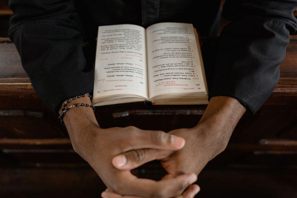 19 Ayat Alkitab Tentang Dosa dan Janji Keselamatan