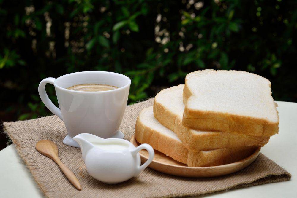 ilustrasi roti tawar dan minuman pendamping (pexels.com/Pixabay)