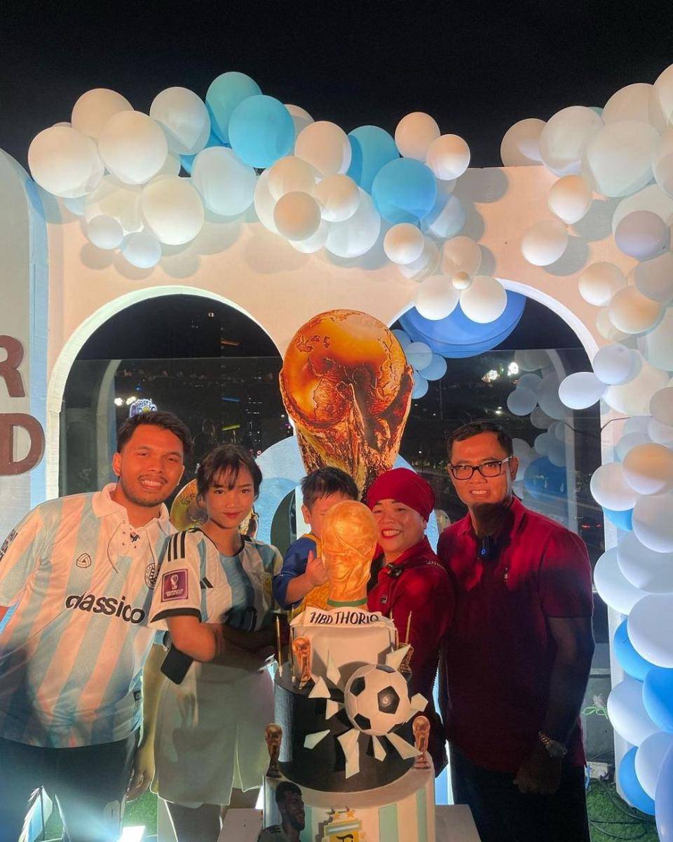 Kenangan Thariq dan keluarga Fuji (instagram.com/dewizuhiarti)