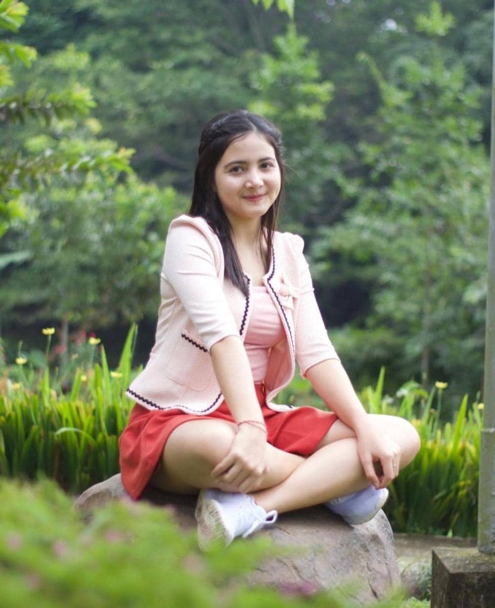 Bulan Sutena (instagram.com/bulansutena)