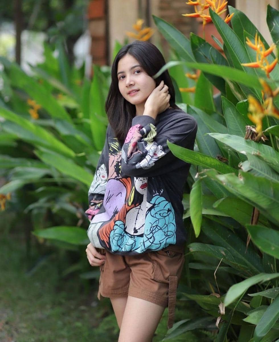 Bulan Sutena (instagram.com/bulansutena)