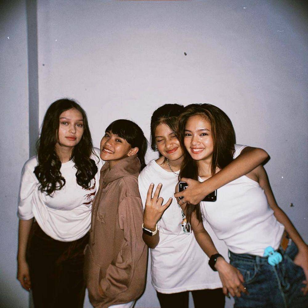 Sridevi di balik layar serial Magic 5 (instagram.com/electra_leslie)