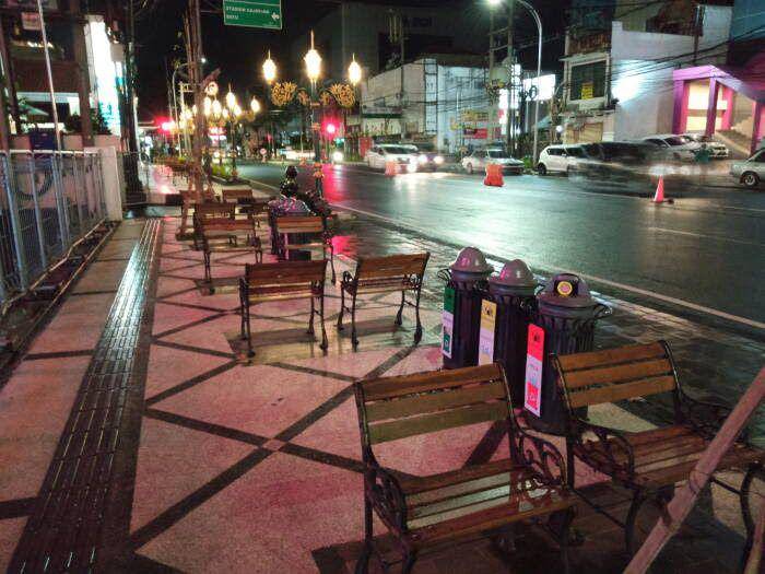 Kayutangan Heritage saat malam hari. (Twitter/jumprollus)
