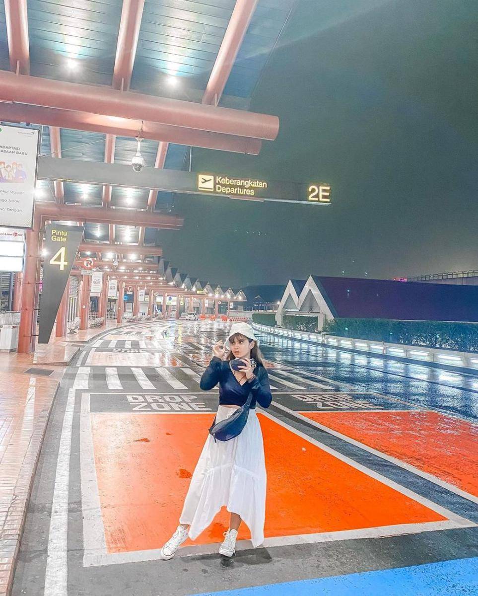 mix and match outfit simpel ala Catherine Elshad (instagram.com/catherine_elshad)