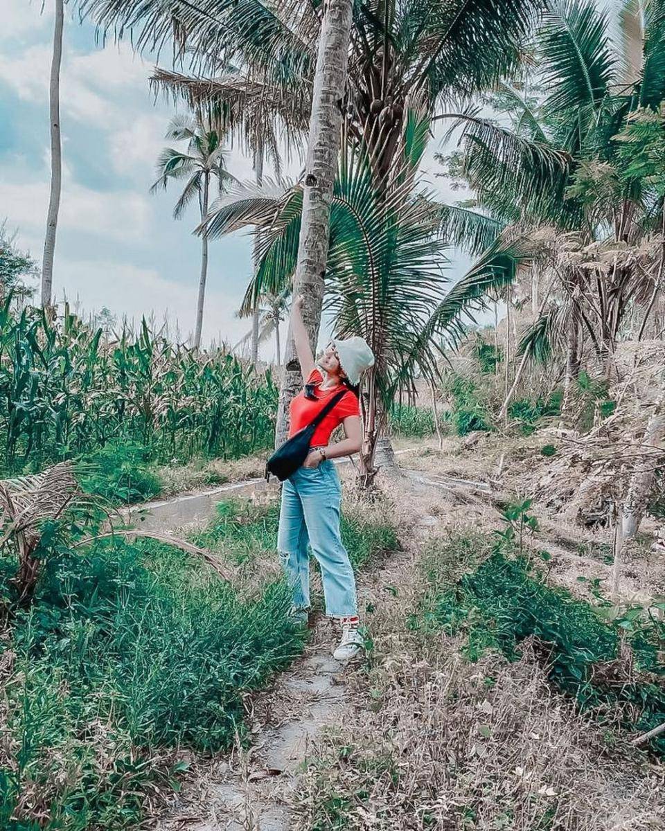 mix and match outfit simpel ala Catherine Elshad (instagram.com/catherine_elshad)