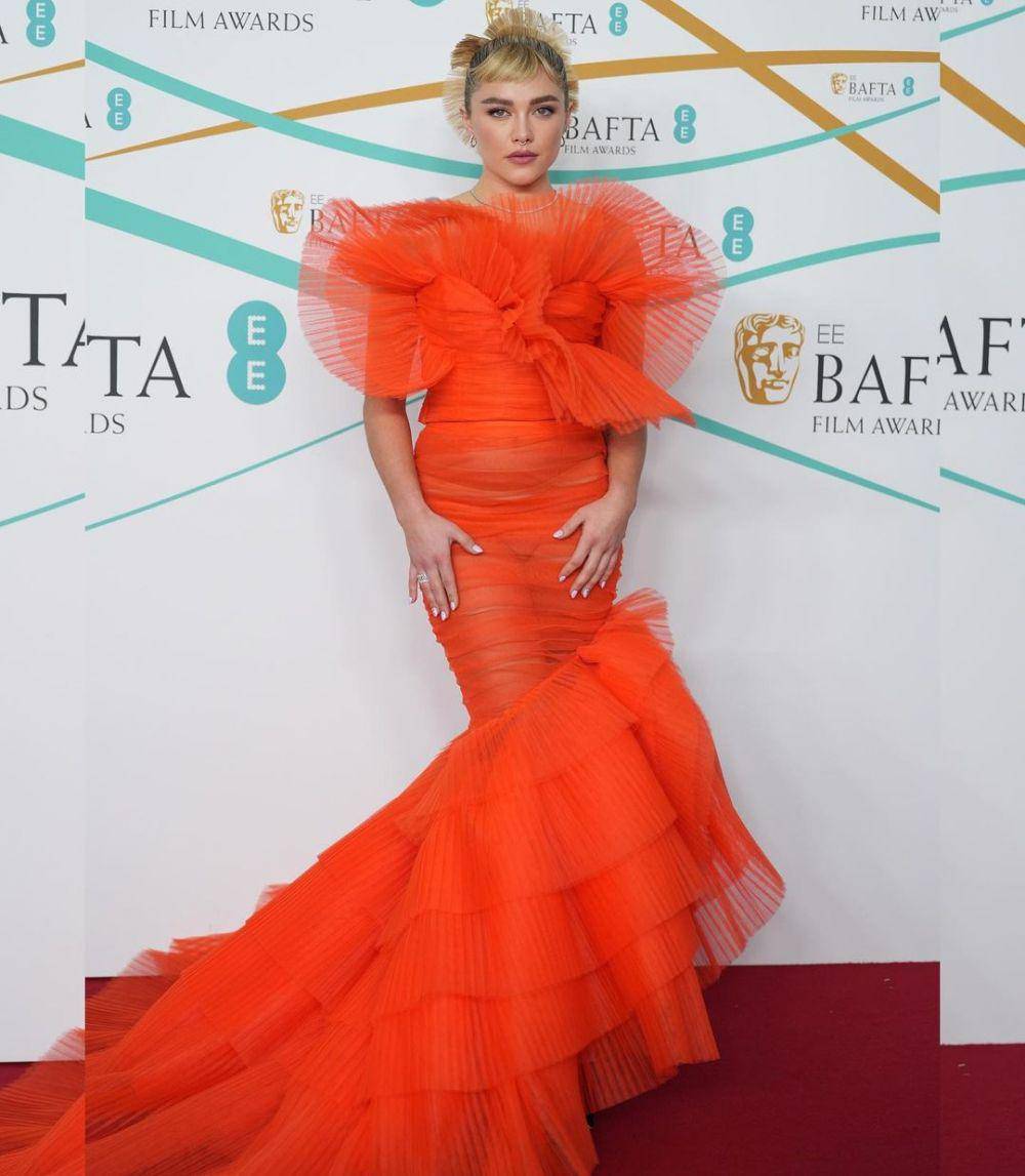 potret Florence Pugh di Red Carpet BAFTA 2023 (instagram.com/justjared)