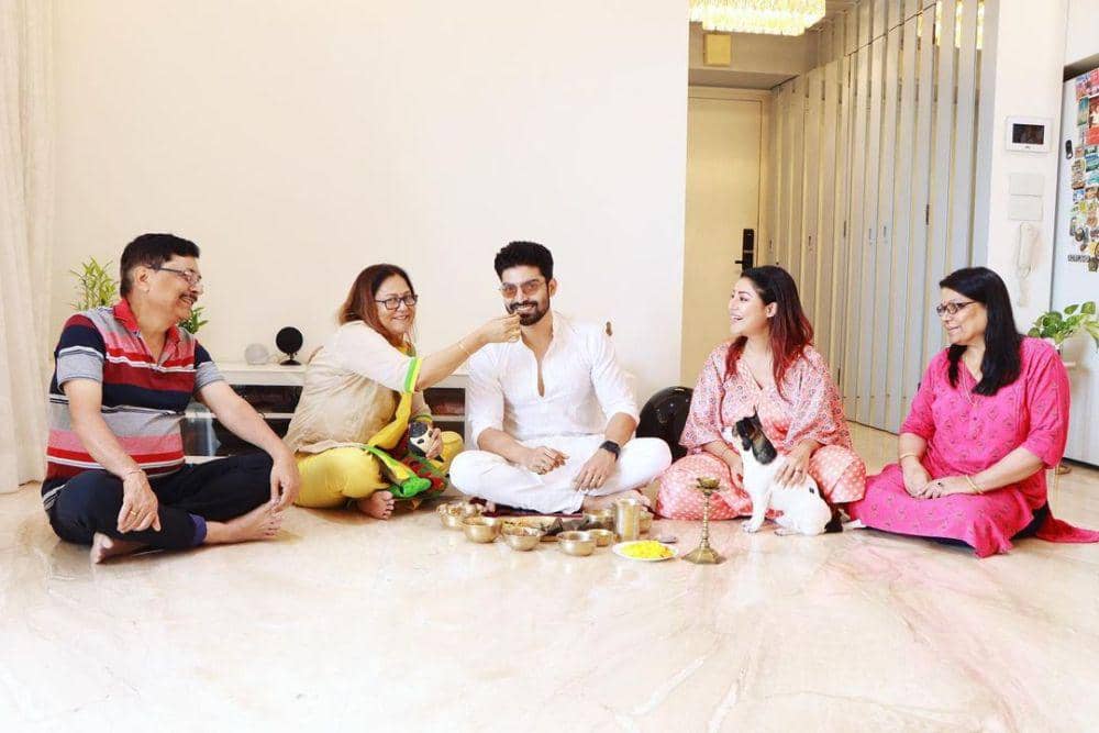 keluarga Debina Bonnerjee (instagram.com/debinabon)