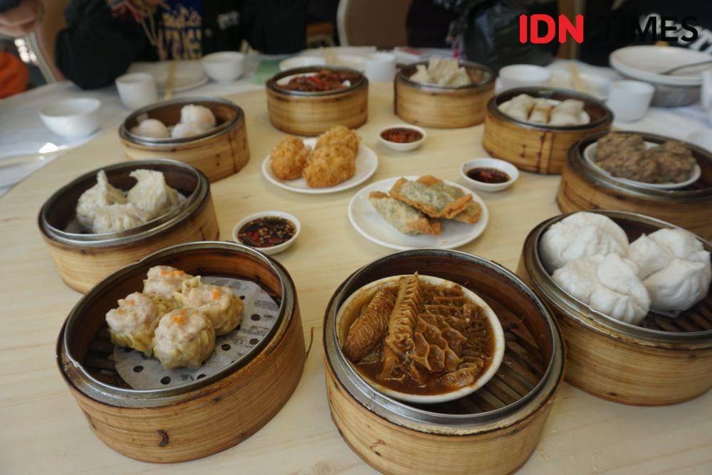 Makanan di Islamic Centre Canteen di gedung Masjid Ammar and Osman Ramju Sadick Islamic Centre, 40 Oi Kwan Road, Wan Chai, Hong Kong (IDN Times/Lia Hutasoit)
