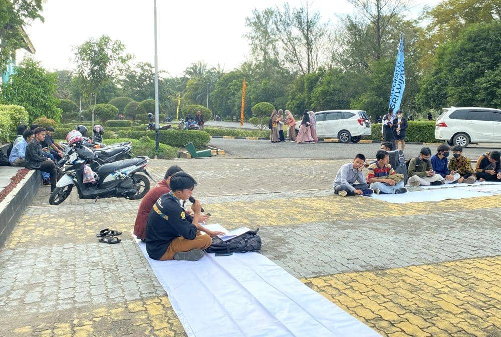 (BEM KM Unsri saat menggelar diskusi protes atas intervensi dari Wakil Rektor III terhadap Pemira) IDN Times/Istimewa