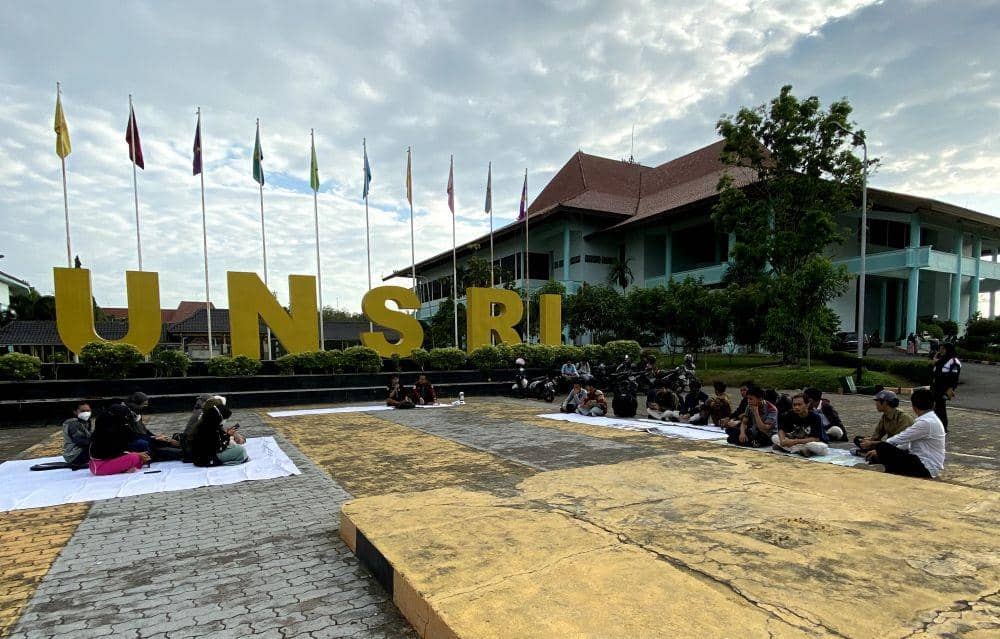 (BEM KM Unsri saat menggelar diskusi protes atas intervensi dari Wakil Rektor III terhadap Pemira) IDN Times/Istimewa