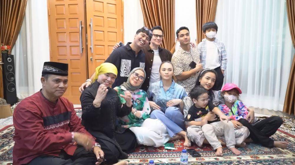syukuran rumah Mama Fuji (YouTube.com/Fuji An)