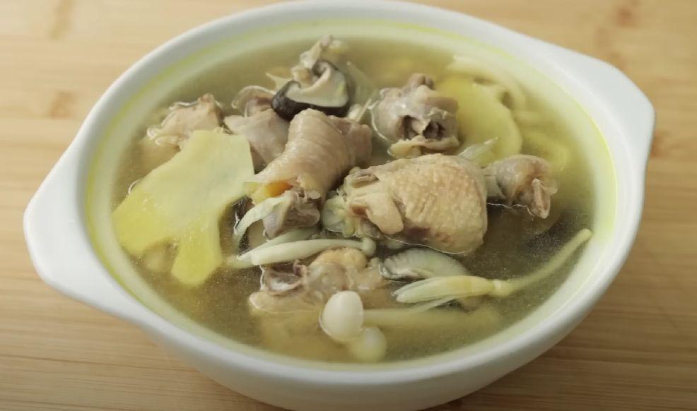 Resep Sup Ayam Air Kelapa, Hidangan Unk yang Seger dan Sehat
