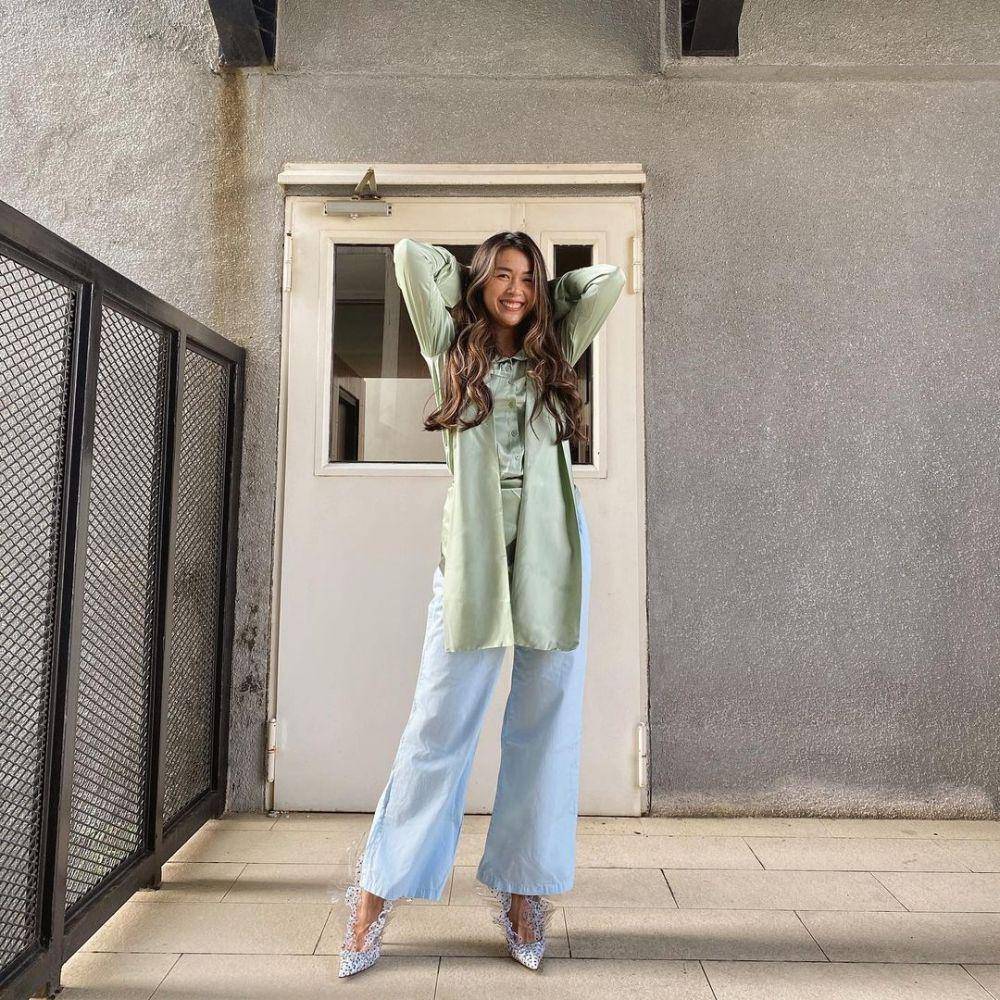Styling outfit polos Cindy Karmoko (instagram.com/cindykarmoko)
