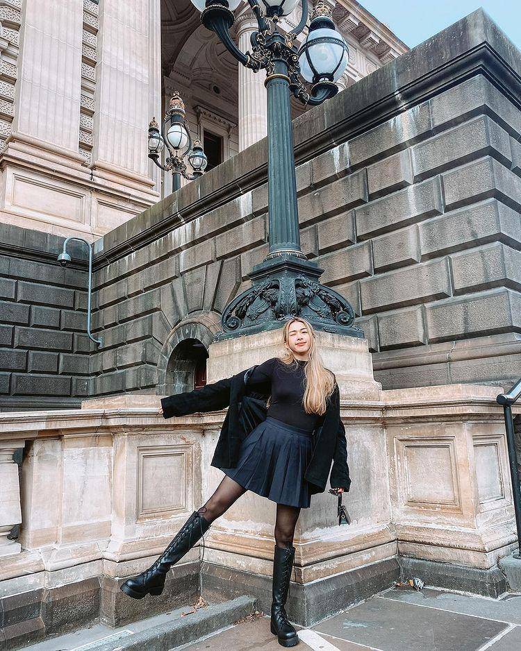 Styling outfit polos Cindy Karmoko (instagram.com/cindykarmoko)