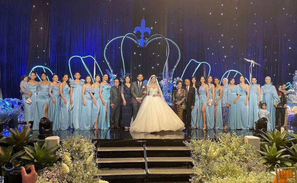 9 Baju Resepsi dan After Party Pernikahan Ayu Maulida, Megah Banget