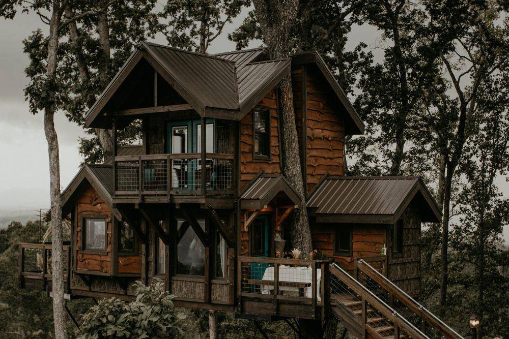 inspirasi rumah kayu (unsplash.com/@kseegars)