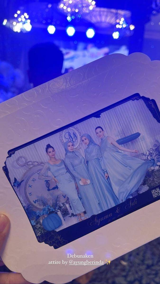 gaya artis di resepsi Ayu Maulida (instagram.com/dearizkita)