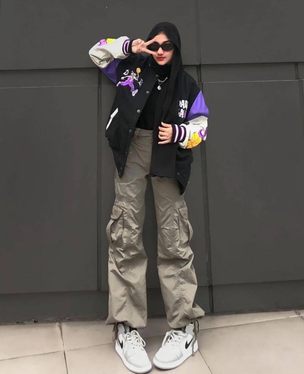 Style hijab boyish (instagram.com/tiasantika09)