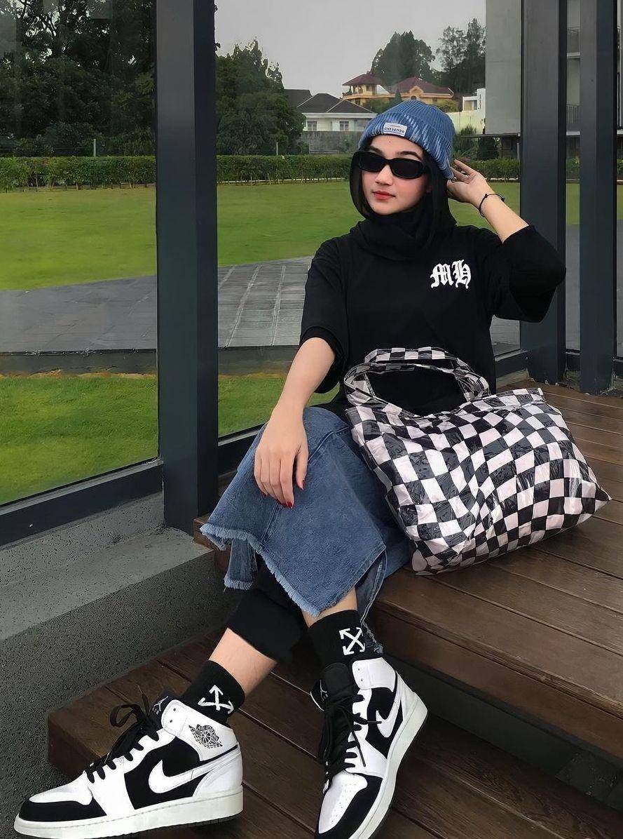 Style hijab boyish (instagram.com/tiasantika09)