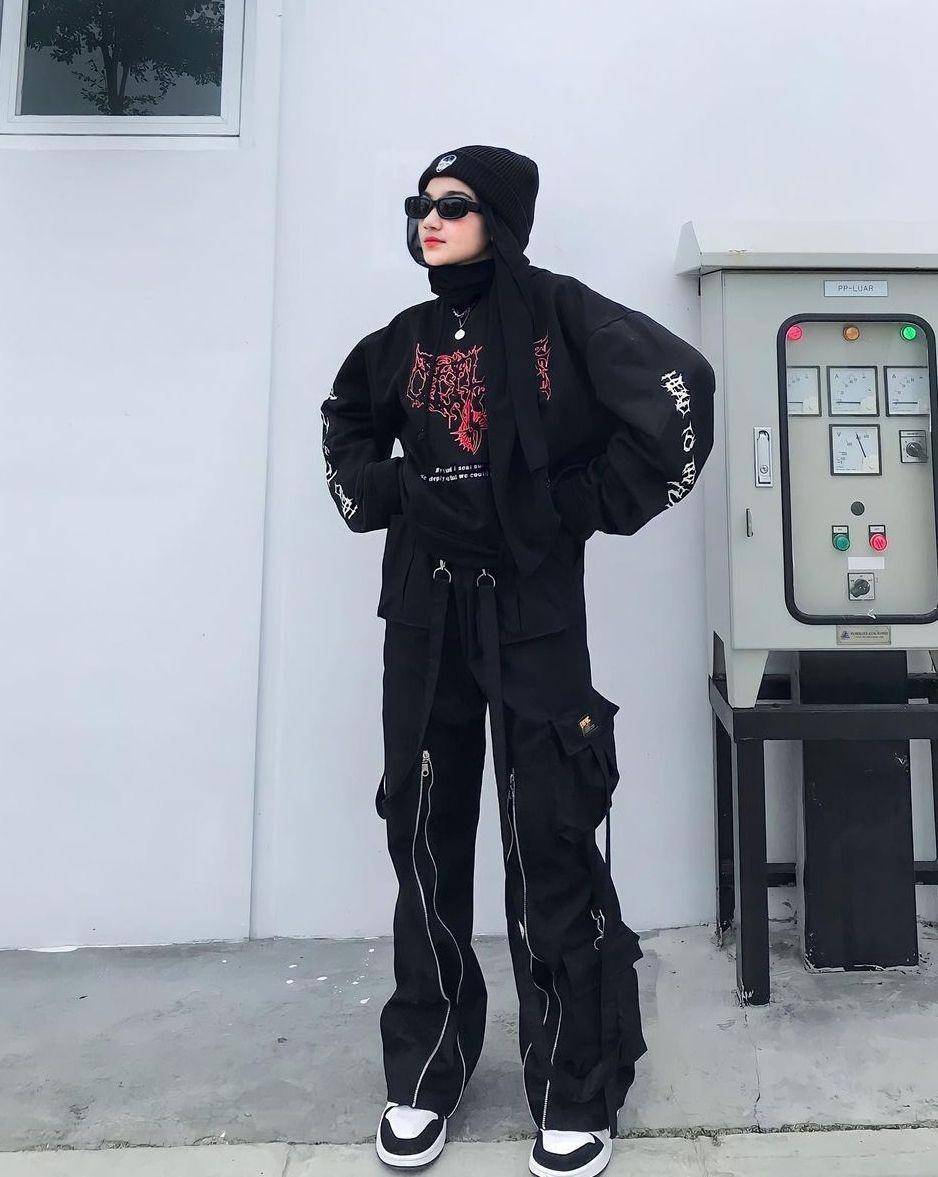 Style hijab boyish (instagram.com/tiasantika09)